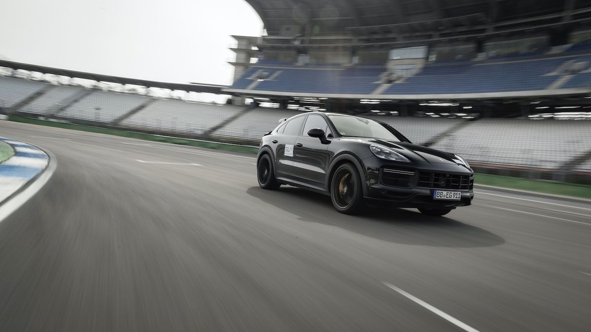 Porsche chystá nejsilnější cayenne v historii, vyzve Lamborghini Urus